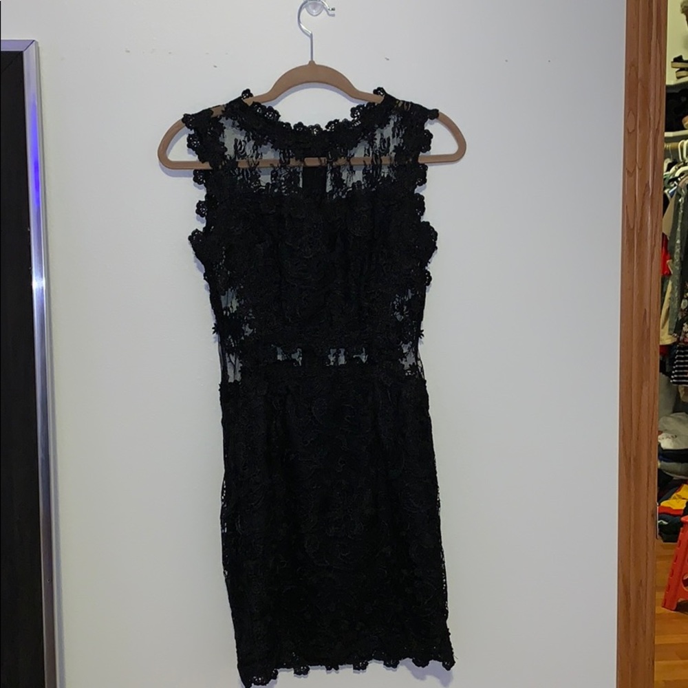 black lace formal dress